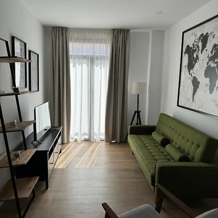 Plaza Victoria Apartment