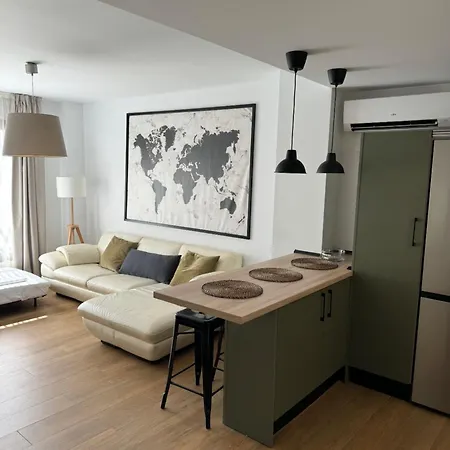 Plaza Victoria Apartment *